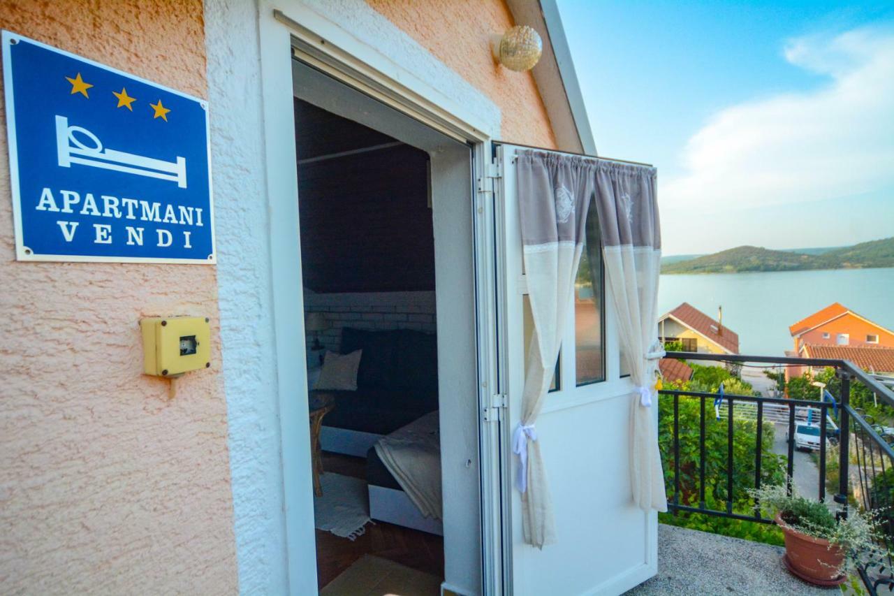 Apartments Vendi シベニク エクステリア 写真
